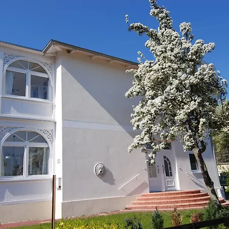 Sanssouci - Apt. 02 * Sellin (Rugen)